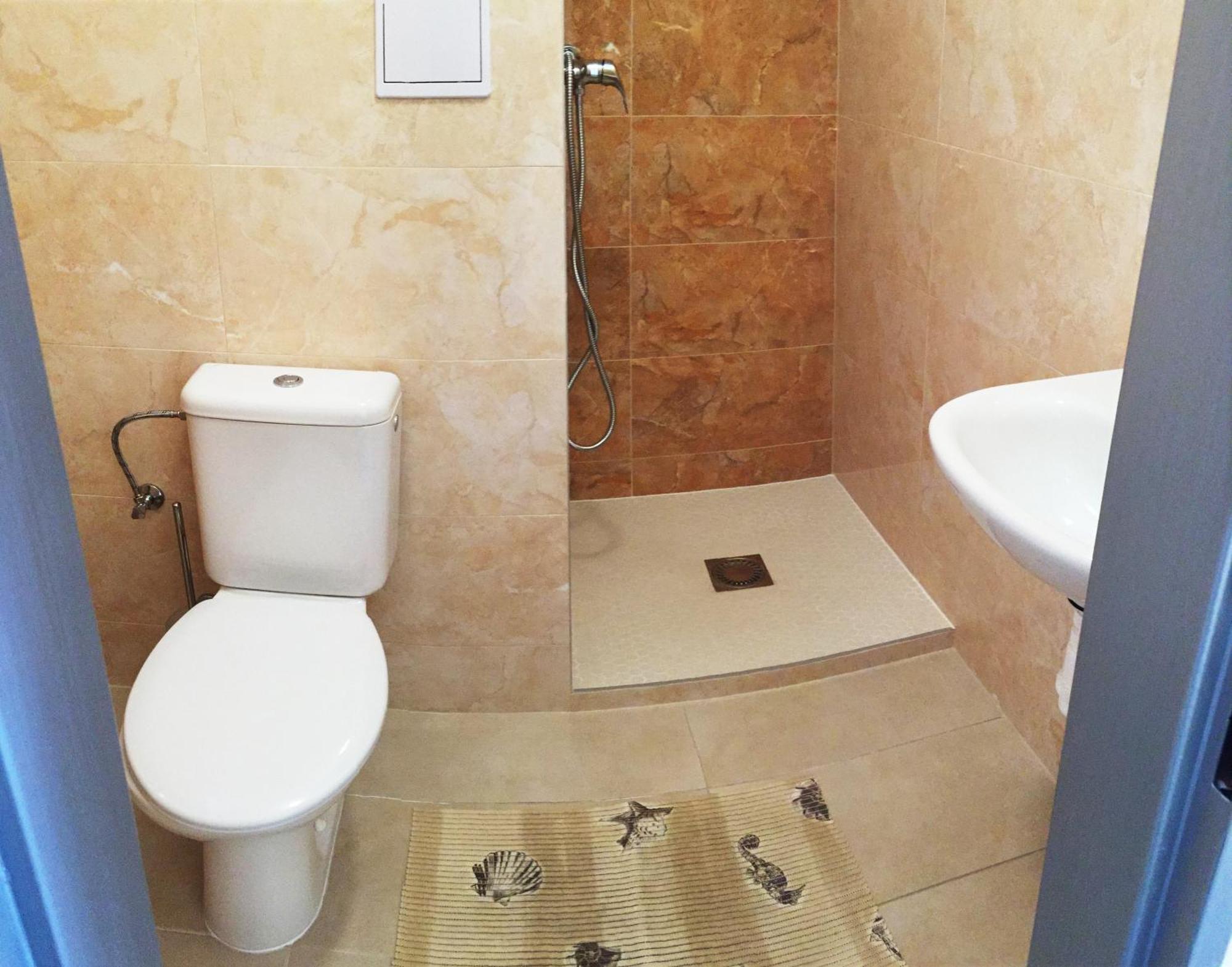 City Hotel B&B, Reception 24 7, 800M Od-From R1, Free Parking Banská Bystrica Exteriör bild