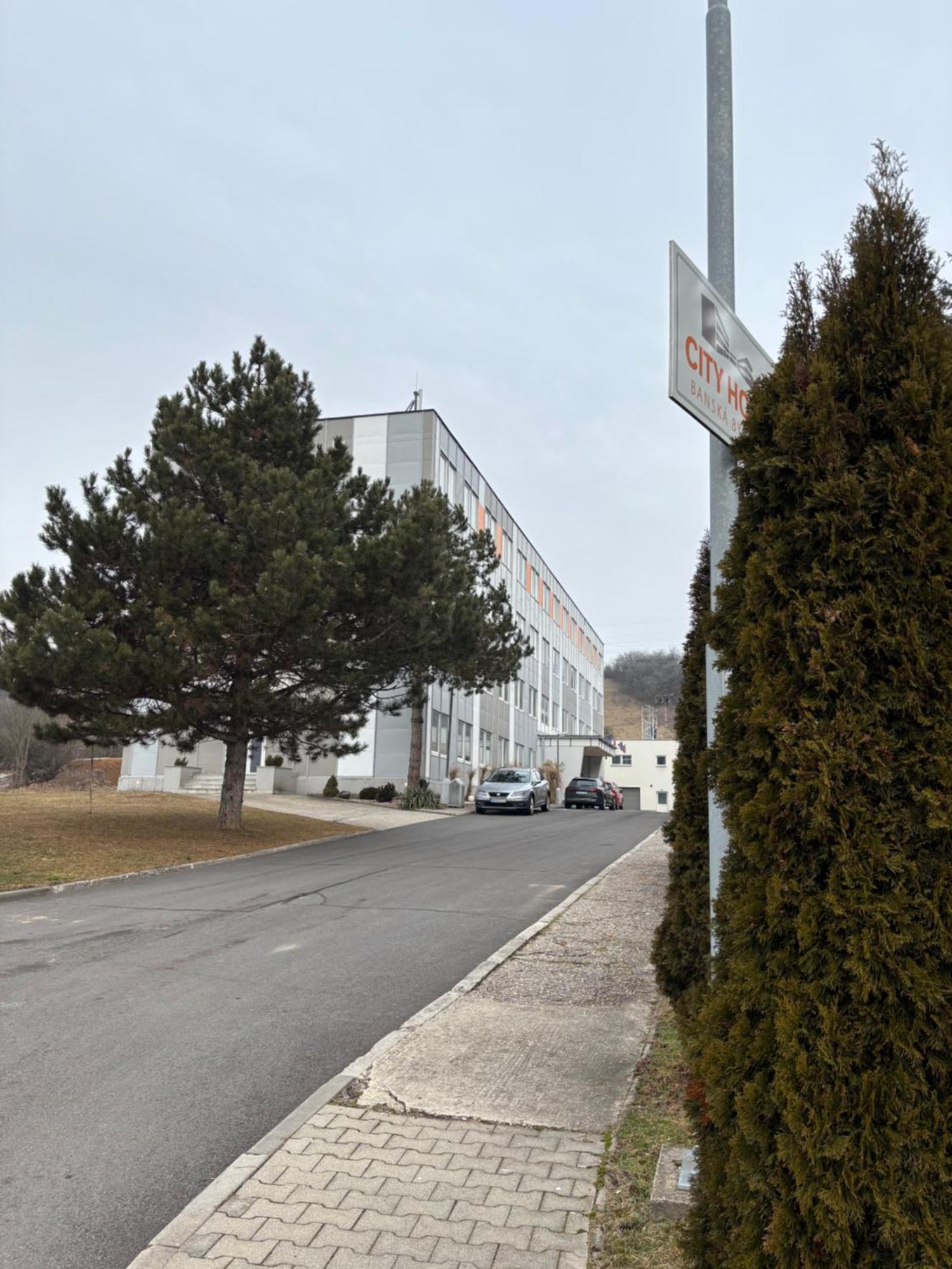 City Hotel B&B, Reception 24 7, 800M Od-From R1, Free Parking Banská Bystrica Exteriör bild