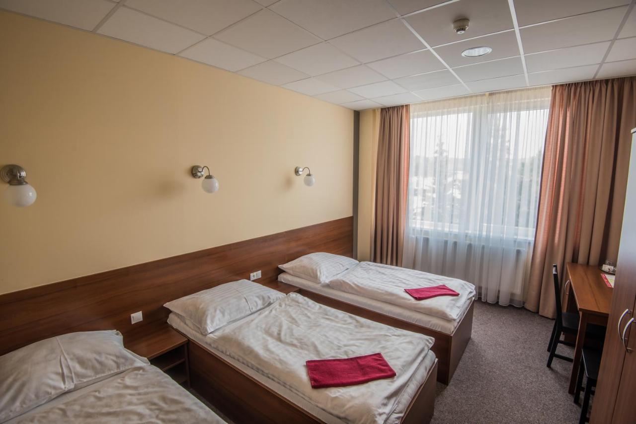 City Hotel B&B, Reception 24 7, 800M Od-From R1, Free Parking Banská Bystrica Exteriör bild