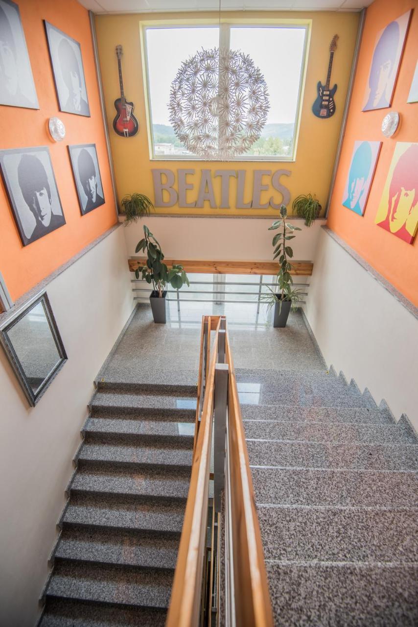 City Hotel B&B, Reception 24 7, 800M Od-From R1, Free Parking Banská Bystrica Exteriör bild