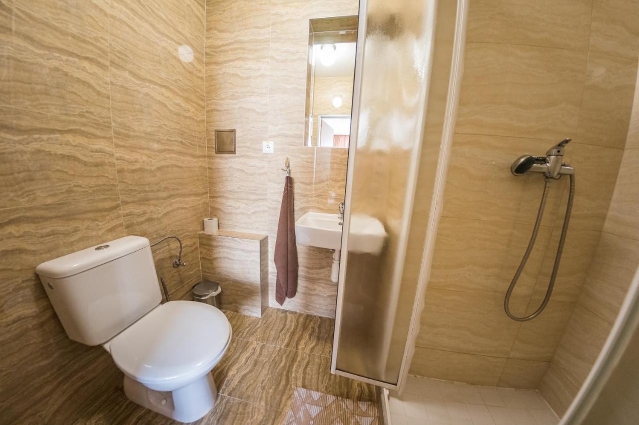 City Hotel B&B, Reception 24 7, 800M Od-From R1, Free Parking Banská Bystrica Exteriör bild
